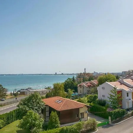 2 Bed With Sea Views Apartment *