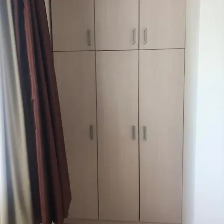 2 Bed With Sea Views Apartment *