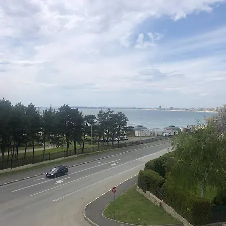 Apartment 2 Bed With Sea Views *