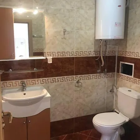 2 Bed With Sea Views Apartment *